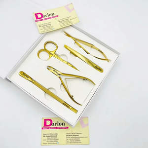 Kit d'outils de manucure et pédicure, emballage personnalisé en boîte, pousse-cuticules en acier inoxydable, coupe-cuticules, pince à sourcils et ciseaux à ongles - Product Image 1