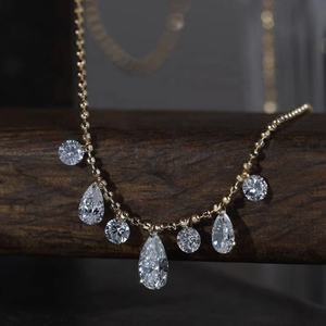 จี้เพชรทรงลูกแพร์และทรงกลมที่ได้รับการรับรองจาก IGI ผลิตในห้องปฏิบัติการ ตัวเรือนทองคำ โรสโกลด์ ไวท์โกลด์ หรือเงิน สี D-E-F ความสะอาดระดับ VVS-VS พร้อมสายสร้อย - Product Image 4