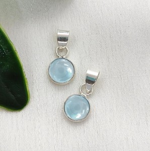Colgantes Redondos Hechos a Mano con Bisel de Piedra Preciosa Aguamarina - Dijes de Piedra Preciosa de 6 mm al por Mayor para Joyería - Colgante Bañado en Plata - Product Image 1