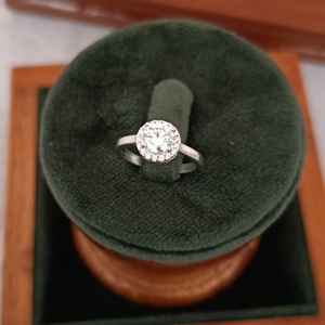 Bague de fiançailles en argent sterling 925 avec sertissage halo et micro-incrustation de diamants, classique et élégante, cadeau de promesse de mariage pour femme - Product Image 4