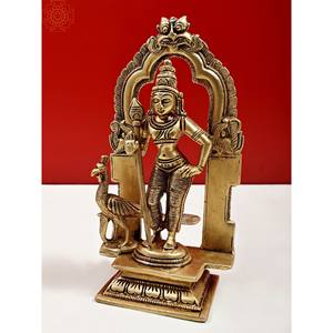 Escultura hecha a mano de 7 pulgadas Lord Kartikeya Murugan estatua de latón hecha en India - Product Image 3