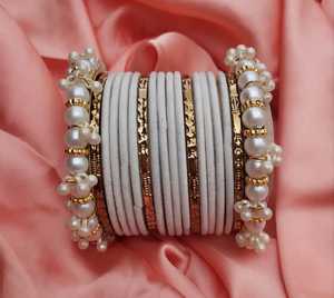 ชุดกำไลกำมะหยี่สีส้มประดับมุกและลูกปัดทองสำหรับผู้หญิง - Product Image 3