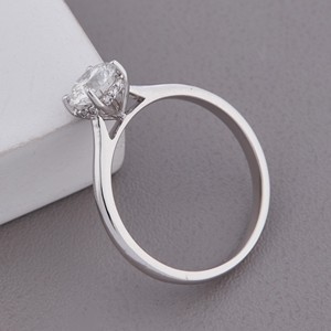 Anillo de Compromiso con Diamante Redondo Creado en Laboratorio, Certificado por IGI, Oro de 18K, Anillo Solitario Clásico - Product Image 3