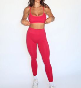 Conjunto de sujetador deportivo y leggings de yoga de secado rápido para mujer, con logo personalizado, leggings transpirables hasta el tobillo para entrenamiento deportivo. - Product Image 6
