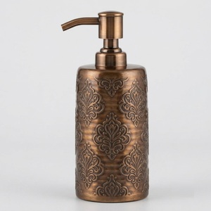 Distributeur de savon vintage en bronze antique, luxueux, avec motif damassé en résine, pompe à savon liquide pour hôtel et maison. - Product Image 1