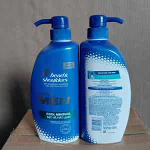 Shampooing antipelliculaire Head & Shoulders Ultra Men Cool Menthol pour hommes 650ml - Product Image 2