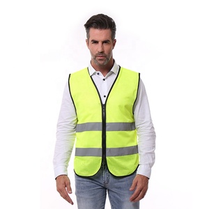 Gilet de sécurité haute visibilité réfléchissant pour agents de sécurité, vêtements de travail respirants avec poche plaquée pour le travail de nuit et les activités de plein air - Product Image 3