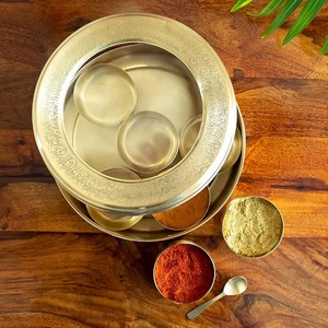 Boîte à épices élégante en métal avec couvercle décoratif, organisateur de rangement pour herbes et assaisonnements, idéal pour la table à manger - Product Image 1