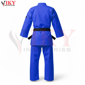 Uniforme de karaté bleu personnalisé durable avec logo, en mélange de coton, avec ceintures noires, tenues d'entraînement robustes pour arts martiaux - Product Image 2