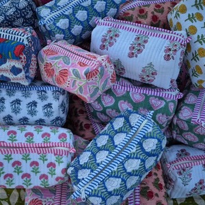 Cosmetic Bag Small Size Textile Zipper Closure Portable <b>Makeup</b> <b>Case</b> Toiletry Bag - Product Image 3
