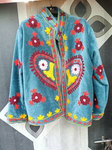 Chaqueta Étnica Bordada en Azul Turquesa con Motivos Florales Coloridos, Mangas Largas para Mujer, Adornos Decorativos - Product Image 1