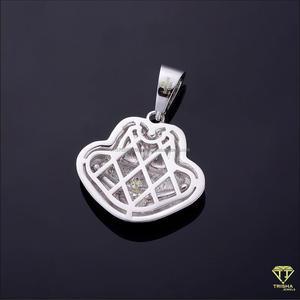 Colgante de Rana de Dibujos Animados con Detalles de Esmalte Hechos a Mano y Piedras de Diamante Moissanite VVS - Product Image 6