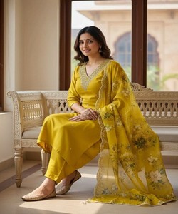 Ensemble Kurta en Rayonne Jaune Vintage à Séchage Rapide pour Femme, Tenue Ethnique Indienne et Pakistanaise avec Dupatta, Coupe Classique 85900 SAHAJANAND - Product Image 4