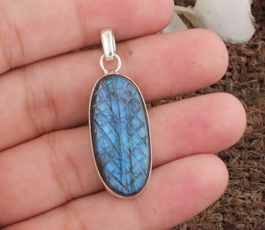 Pendentif en labradorite naturelle sculptée vintage en gros, bijoux en argent sterling 925 avec pierre précieuse, éclat bleu, sertissage clos fait main - Product Image 4