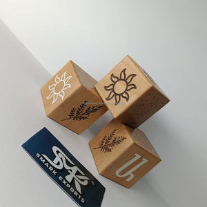 บล็อกไม้ตัวอักษรภาษาต่างประเทศจากไม้เนื้อแข็งธรรมชาติ ของเล่นไม้เสริมพัฒนาการสำหรับเด็ก - Product Image 3