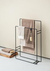 Toallero Moderno de Metal Negro Independiente con Barra Única, Organizador de Baño con Base Pesada y Estructura Minimalista que Ahorra Espacio - Product Image 3