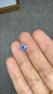 Saphir bleu naturel de 2,72 carats, taille coussin, pierre précieuse lâche certifiée bleu bleuet pour la vente en gros de bijoux fins - Product Image 2