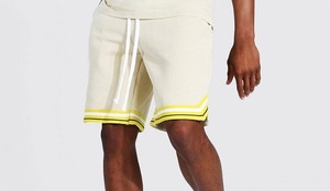 Conjunto de Camiseta y Pantalones Cortos a Rayas Color Crema para Hombre, Cuello Redondo, Cordón Ajustable, Estilo Casual de Verano, Material de Algodón Ligero - Product Image 3