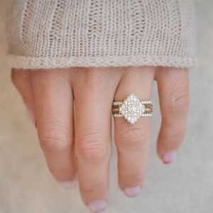 Anillo de Diamantes Redondos Baguette Vintage de Oro Sólido de 14K Personalizado, Fabricante de Joyería de Diamantes CVD HPHT de Alta Calidad para Aniversario - Product Image 2