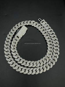 Cadena cubana de forma redonda de aspecto Premium con combinación de diamante redondo y moissanita Baguette elegante hecha de plata 925 - Product Image 2