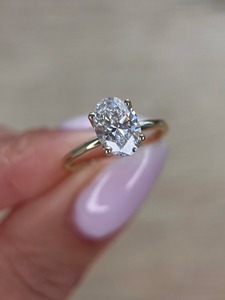 Bague de fiançailles solitaire ovale 1 carat _ Diamant de laboratoire certifié IGI D-VVS1 _ Or massif 14 carats sertissage tulipe - Product Image 2