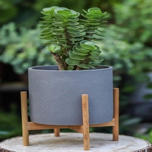 Maceta de Cemento Minimalista de Lujo con Soporte de Bambú, Macetero para Interiores y Exteriores, Decoración del Hogar - Product Image 1