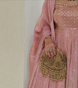 Conjunto de Lehenga y Dupatta de Algodón Micro Pesado GMY con Bordado de Seda y Lentejuelas, con Mangas - Product Image 4