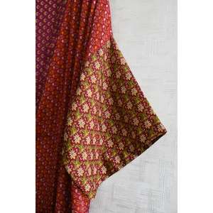 Robe kimono courte en soie indienne faite à la main pour femmes, imprimée, pour le spa, la détente, la nuit et la maison - Product Image 3