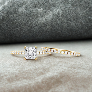 Anillo de Compromiso de Diamantes con Corte Princesa Chapado en Oro de 14K para Mujer, Estilo Clásico, Certificado IGI - Product Image 3