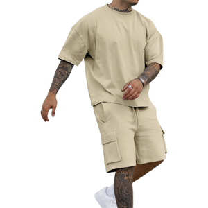 Conjunto de camiseta y pantalones cortos casuales de verano para hombre, color negro, cuello redondo, manga corta, color sólido, tejido de punto, 100% algodón, pantalones cortos cargo. - Product Image 5
