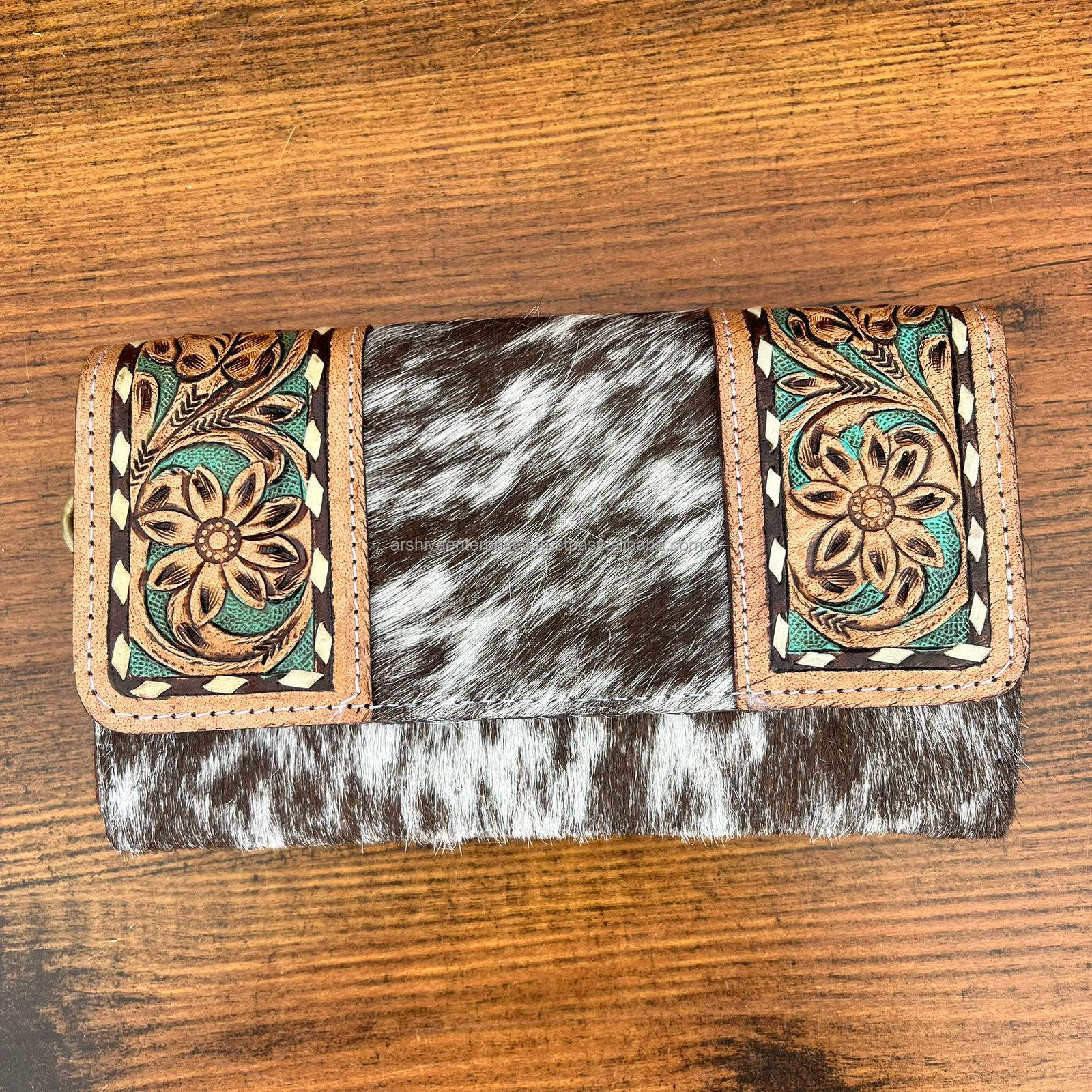 สีน้ำตาล