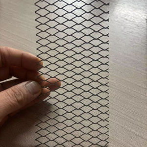 Rouleau de treillis métallique galvanisé industriel exclusif à mailles losangées haute sécurité pour clôtures et cloisons structurelles - Product Image 1