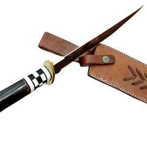 Cuchillo Bowie Hecho a Mano con Hoja de Acero Grabada en Plata, Mango de Madera Negra, Guardacuchillos Dorado y Funda de Cuero Marrón, Cuchillos de Caza Personalizados - Product Image 2