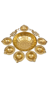 Urli de Metal Plateado Hecho a Mano, Moderno y Decorativo, Thali para Pooja, Cuenco Central Martillado, Múltiples Soportes para Diya de Loto, Templo para el Hogar - Product Image 2