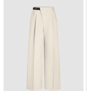 Pantalon large asymétrique à taille ajustée, souvent appelé pantalon à détails boucle, ce design spécifique est très populaire - Product Image 2