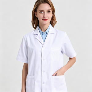 Bata de laboratorio hospitalaria unisex blanca tejida de manga corta con 3 bolsillos, cierre a presión, detección de agujas, fusión sin costuras, marca personalizada - Product Image 2