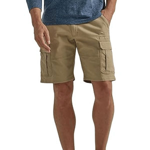 Pantalones cortos cargo modernos para hombre con bolsillos grandes, estilo holgado, perfectos para ropa de trabajo y conjuntos de fin de semana - Product Image 1