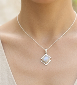 Colgante de Plata de Ley 925 con Piedra Lunar Arcoíris de Corte Cuadrado y Engaste de Bisel, Chapado en Oro Rosa y Oro, Joyería Hecha a Mano para Mujer - Product Image 3