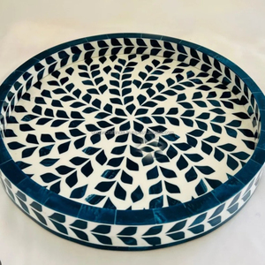 Plateau de service rond en os blanc et bleu marine avec incrustations florales, plateau décoratif artisanal pour la salle à manger, la table basse et la décoration de la maison - Product Image 3