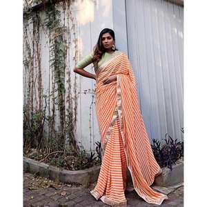 À LA MODE GEORGETTE IMPRIMÉE BRODERIE TRAVAIL DENTELLE SAREE AVEC BLOUSE INCOSSÉE ORANGE - Product Image 1