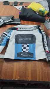 Nueva Chaqueta de Cuero Genuino para Hombre, Estilo Racing, en Blanco y Negro con Bloques de Color y Parches, Personalización OEM, Venta al Por Mayor - Product Image 5