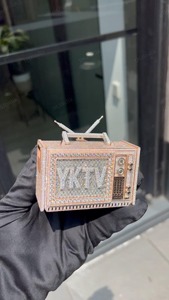 Colgante con Forma de Televisor con Incrustaciones de Diamantes |   Letras Personalizadas en 3D |   Rosa y Oro Blanco |   Moissanita VVS1 |   Bling de Lujo Estilo Hip-Hop |   Plata 925 | - Product Image 4