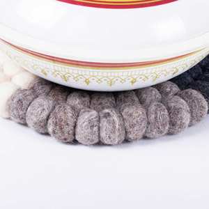 Sous-plat en feutre naturel Feltandwool, couleur naturelle, 1 kg, élégant et durable, tapis et coussinets - Product Image 2