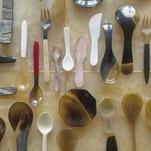 Cuillère artisanale en corne de buffle, artisanat naturel, écologique, objet de collection, ustensile décoratif, thème ange moderne, décoration de mariage - Product Image 1
