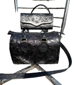 Sac de voyage de luxe artisanal en cuir de 7 pouces Western Executive, motif floral en relief, fermeture éclair, design durable, excellent pour les voyages aux États-Unis - Product Image 1
