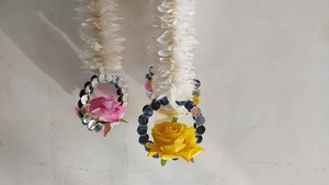 Guirlande de fleurs artificielles de jasmin et de mogra avec anneau miroir et pendentif rose pour la décoration murale de fond de scène de mariage et de festival indien Diwali - Product Image 3