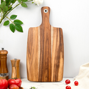 Planche à découper et à servir classique en bois d'acacia personnalisable pour charcuterie et fromages - Product Image 2