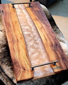 Plateau en bois et résine fait main de qualité supérieure, plateau d'organisation artistique, plateau à café personnalisé, plateau de service durable en bois et résine pour les fêtes - Product Image 3