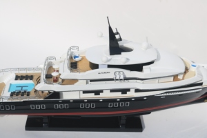 เรือยอชท์ไม้ Caymanian รุ่น ALFA NERO งานแฮนด์เมด สไตล์โมเดิร์น แบบตั้งโชว์ได้ - Product Image 4