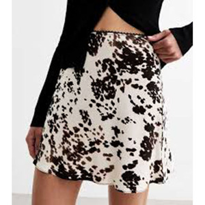 Falda de Cuero de Pelo de Vaca para Mujer, Diseño Personalizado, Falda Mini de Piel Auténtica, Moda Urbana, Proveedor OEM - Product Image 2